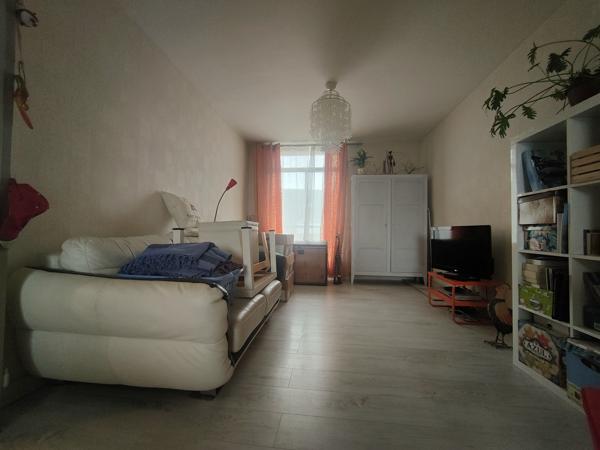 PLEIN CENTRE VILLE, APPARTEMENT RENOVE DE 80 M² HAB AVEC GRAND BALCON DE 10 M², CAVE, ET GARAGE A VELO, PROCH Beauvais (60000)