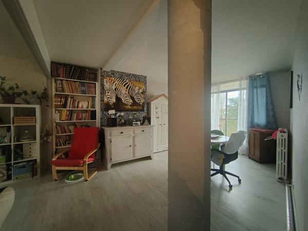 PLEIN CENTRE VILLE, APPARTEMENT RENOVE DE 80 M² HAB AVEC GRAND BALCON DE 10 M², CAVE, ET GARAGE A VELO, PROCH Beauvais (60000)
