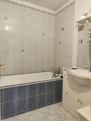 PLEIN CENTRE VILLE, APPARTEMENT RENOVE DE 80 M² HAB AVEC GRAND BALCON DE 10 M², CAVE, ET GARAGE A VELO, PROCH Beauvais (60000)