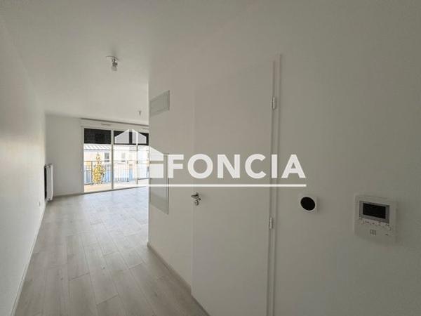 Location Studio 28.1 m² - 69 - 71 AVENUE NATIONALE Reims 51100