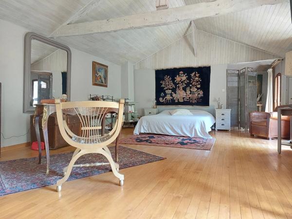 QUARTIER BEAUSOLEIL Maison à vendre 5 pièces MONTAUBAN (82), d'environ 200m² habitable, jardin, dépendance, et carport.