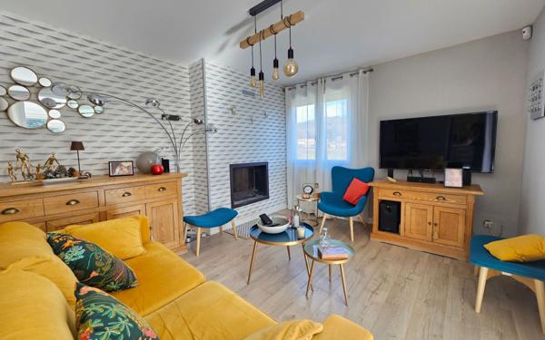 Maison à vendre    8 pièces • 181,12 m2 Savasse