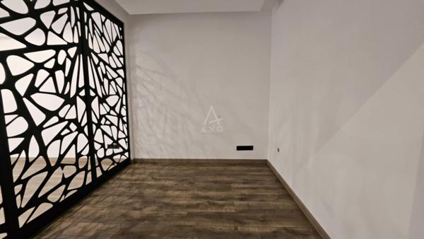 Murs commerciaux rénovés à vendre  Centre-ville dAlbertville (73200)