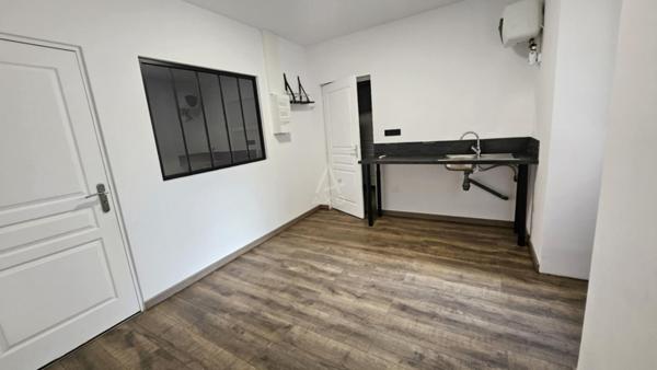 Murs commerciaux rénovés à vendre  Centre-ville dAlbertville (73200)