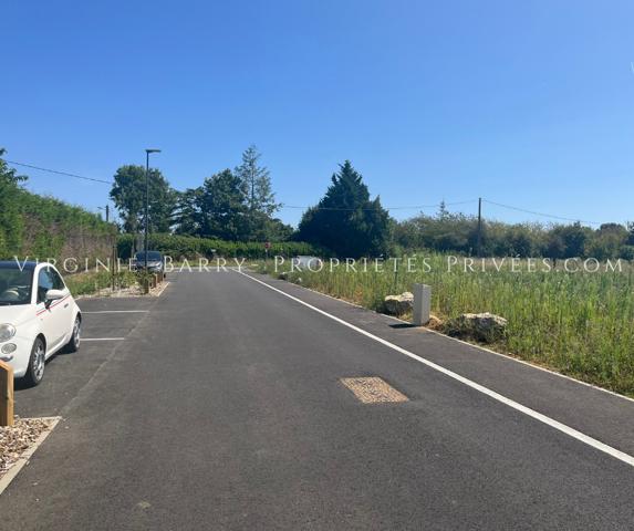 TERRAIN A BATIR  DE 556 M² VIABILISE