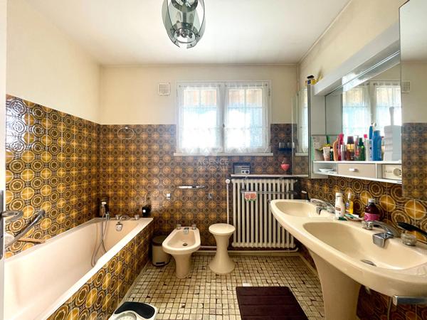 Maison Conflans Sainte Honorine 6 pièce(s) 132 m2 €490 000 ** - Référence 7833