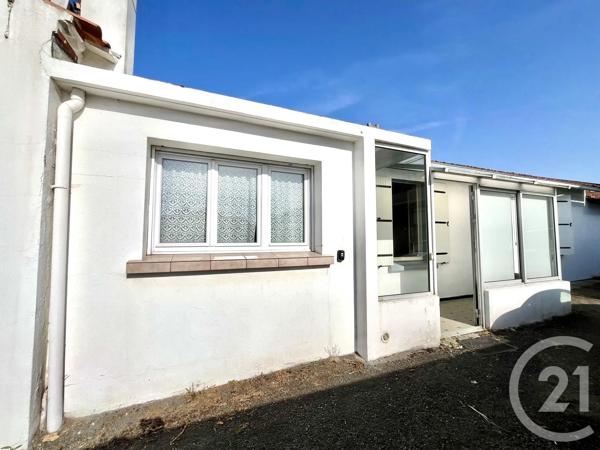 Maison à vendre  3 pièces - 75 m 2   LE FENOUILLER  - 85