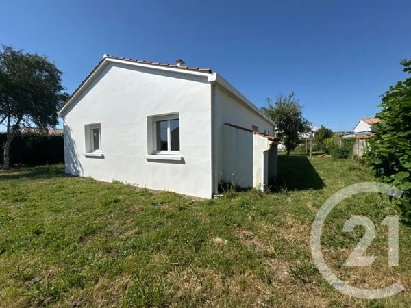 Maison à vendre  3 pièces - 75 m 2   LE FENOUILLER  - 85