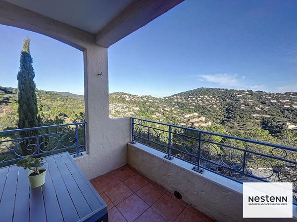 LES ISSAMBRES T2 DERNIER ETAGE VUE MER ET MONTAGNE PISCINE TENNIS