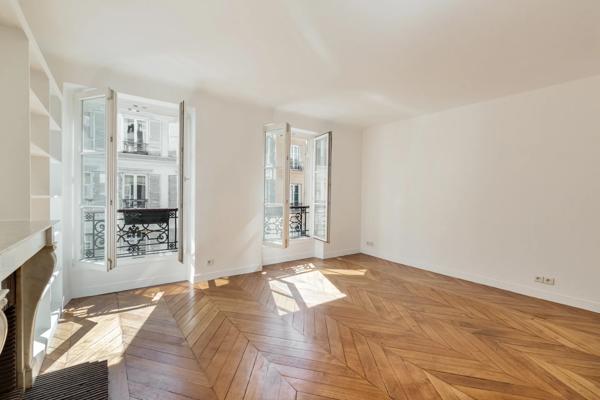 Appartement Paris 9 e - NOUVELLE ATHÈNES / RUE PAUL ESCUDIER