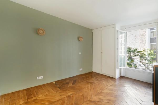 Appartement Paris 9 e - NOUVELLE ATHÈNES / RUE PAUL ESCUDIER