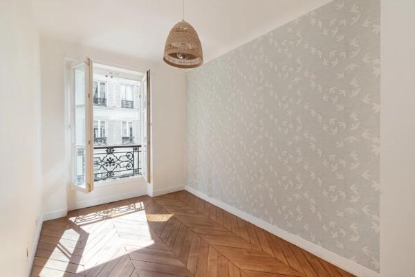 Appartement Paris 9 e - NOUVELLE ATHÈNES / RUE PAUL ESCUDIER