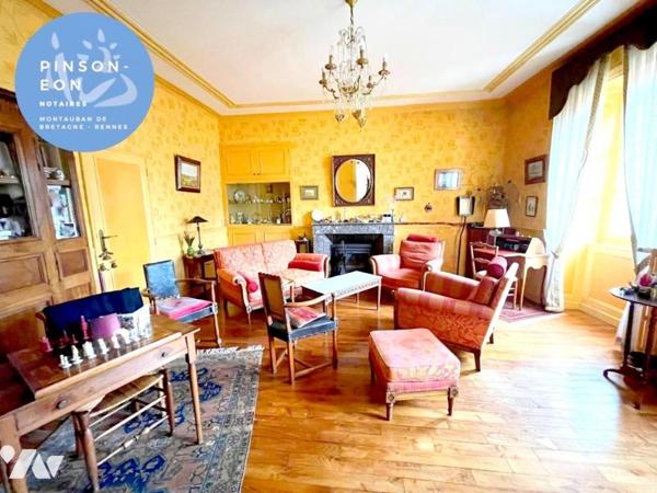 Belle demeure de caractère idéalement située à deux pas du centre de Loudéac.