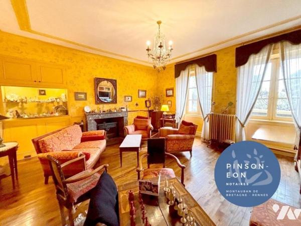 Belle demeure de caractère idéalement située à deux pas du centre de Loudéac.