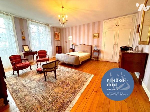 Belle demeure de caractère idéalement située à deux pas du centre de Loudéac.