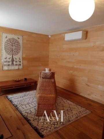 MAISON CHARENTAISE AU COEUR DU QUARTIER ST CYBARD