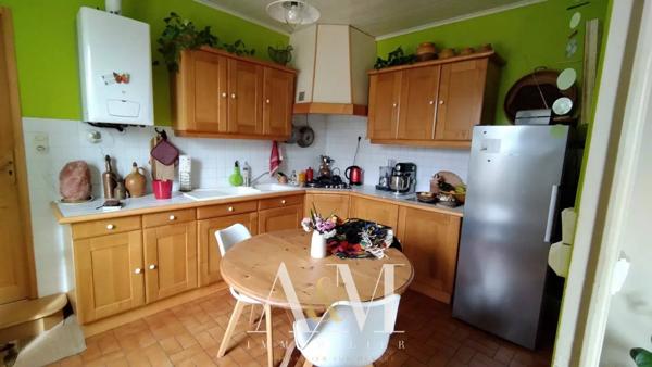 MAISON CHARENTAISE AU COEUR DU QUARTIER ST CYBARD