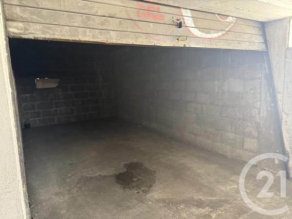 Parking à vendre  15 m 2   GRENOBLE  - 38