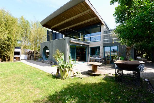 ARCHITECTURE INSOLITE - 1996 - Maison d'architecte avec vue sur la Garonne - Saint louis de montferrand