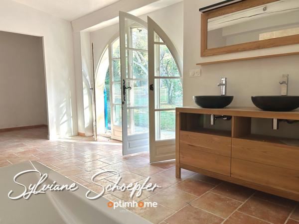 Mas rénové 4 chambres - Piscine dans une résidence sécurisée