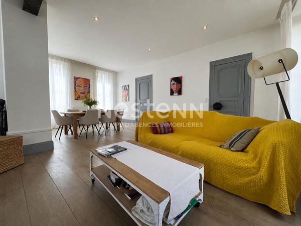 Rochefort Centre-Ville : Maison de Maître 230m² - 6 chambres, jardin et garage attenant