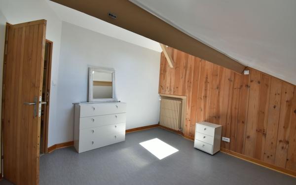 Maison à vendre    7 pièces • 196,08 m2 Miribel