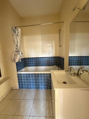 31/33 RUE SAINT GILLES - F2 au 1er - Hyper centre