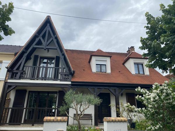 Maison à vendre    5 pièces • 140,24 m2 Champs-sur-Marne