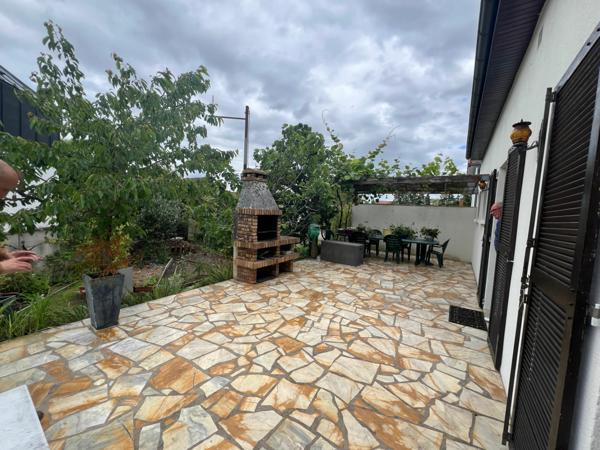 Maison à vendre    5 pièces • 140,24 m2 Champs-sur-Marne