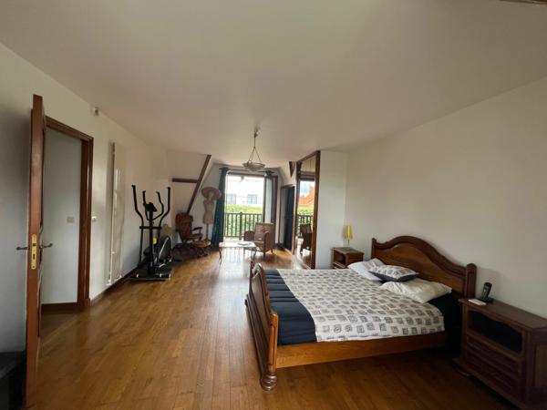 Maison à vendre    5 pièces • 140,24 m2 Champs-sur-Marne