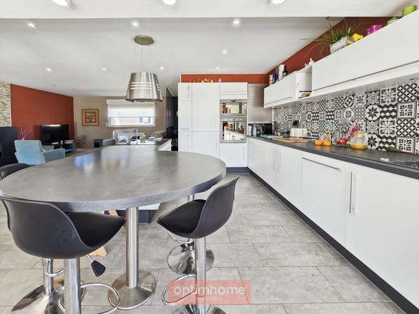 MAISON SEMI PLAIN-PIED 150 m² 4 CHAMBRES SOUS-SOL COMPLET JARDIN EXPO SUD