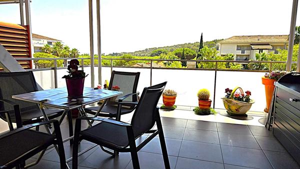 Vente                                                      Appartement
                        
                     3 pièces                      65 m2                     à Le Lavandou