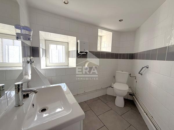 Local commercial de 118 m² avec 2 appartements