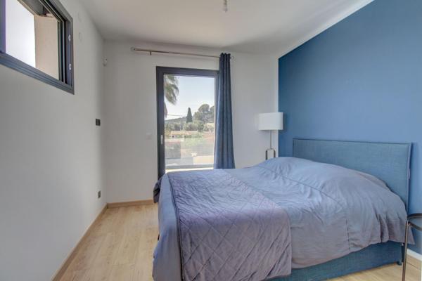 Villa T4/5 moderne et récente 110 m2 - Studio indépendant 40 m2 - Piscine