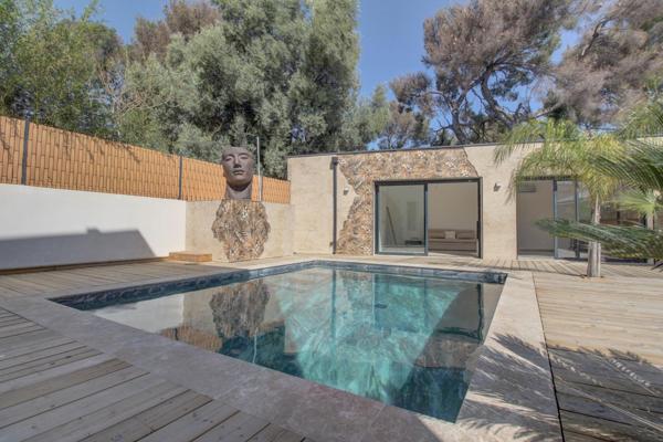 Villa T4/5 moderne et récente 110 m2 - Studio indépendant 40 m2 - Piscine