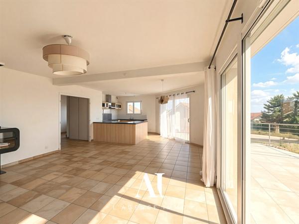 Maison T5 lumineuse 4 chambres jardin terrasse Thoiry 01710