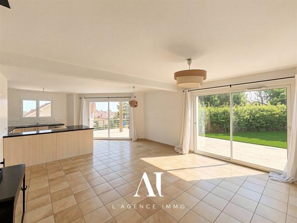 Maison T5 lumineuse 4 chambres jardin terrasse Thoiry 01710