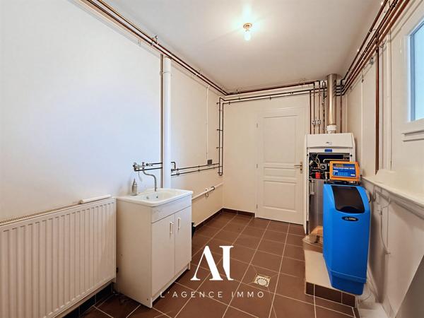 Maison T5 lumineuse 4 chambres jardin terrasse Thoiry 01710