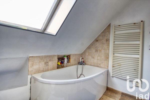 Maison traditionnelle 6 pièces de 126 m² à Magny-en-Vexin (95420)