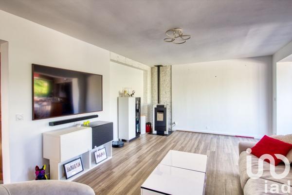 Maison traditionnelle 6 pièces de 126 m² à Magny-en-Vexin (95420)