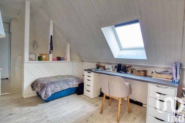 Maison traditionnelle 6 pièces de 126 m² à Magny-en-Vexin (95420)