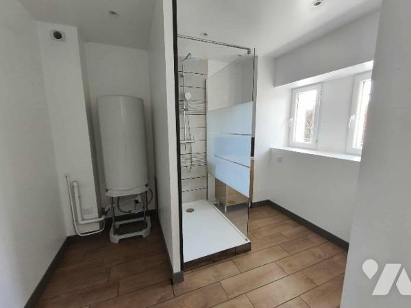 Maison entièrement rénovée avec jardin