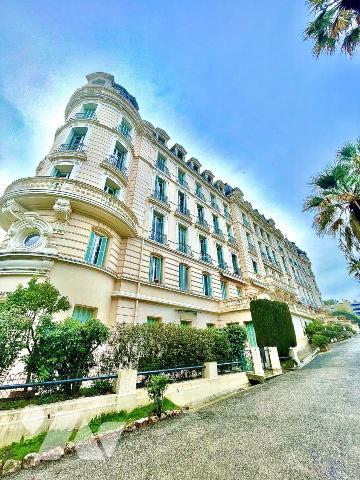 Studio Menton proche RCM, 16 m² ancien palace avec parking collectif 