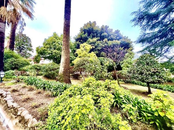 Studio Menton proche RCM, 16 m² ancien palace avec parking collectif 