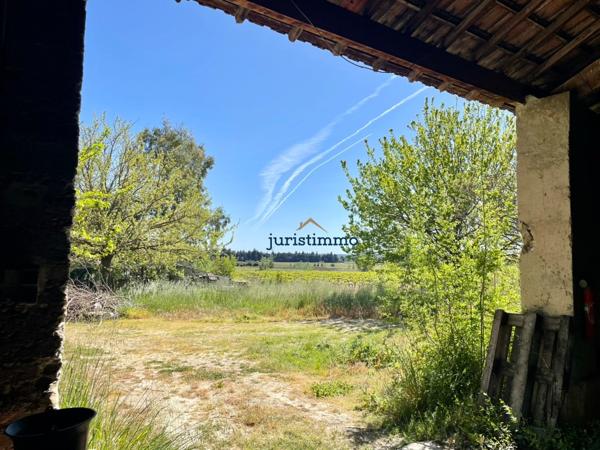 Camaret-sur-Aigues (84850) Charmant mas provençal de 150m2 habitables avec dépendances sur une magnifique parcelle de 6000m2.