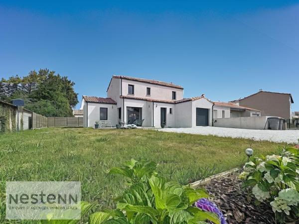 Maison Contemporaine CHALLANS de 2023  5 Chambres