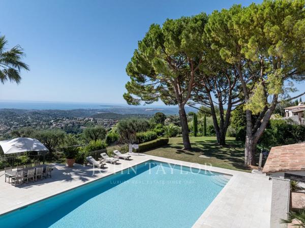 Propriété d'exception avec vue mer panoramique