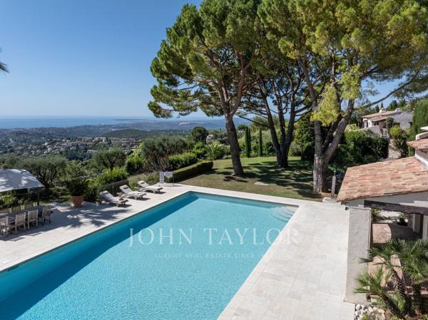 Propriété d'exception avec vue mer panoramique