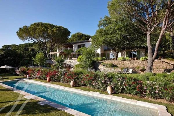 Superbe Bastide proche du village