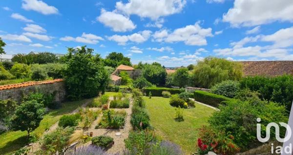 Maison à vendre 6 pièces 207 m² Beauvais-sur-Matha